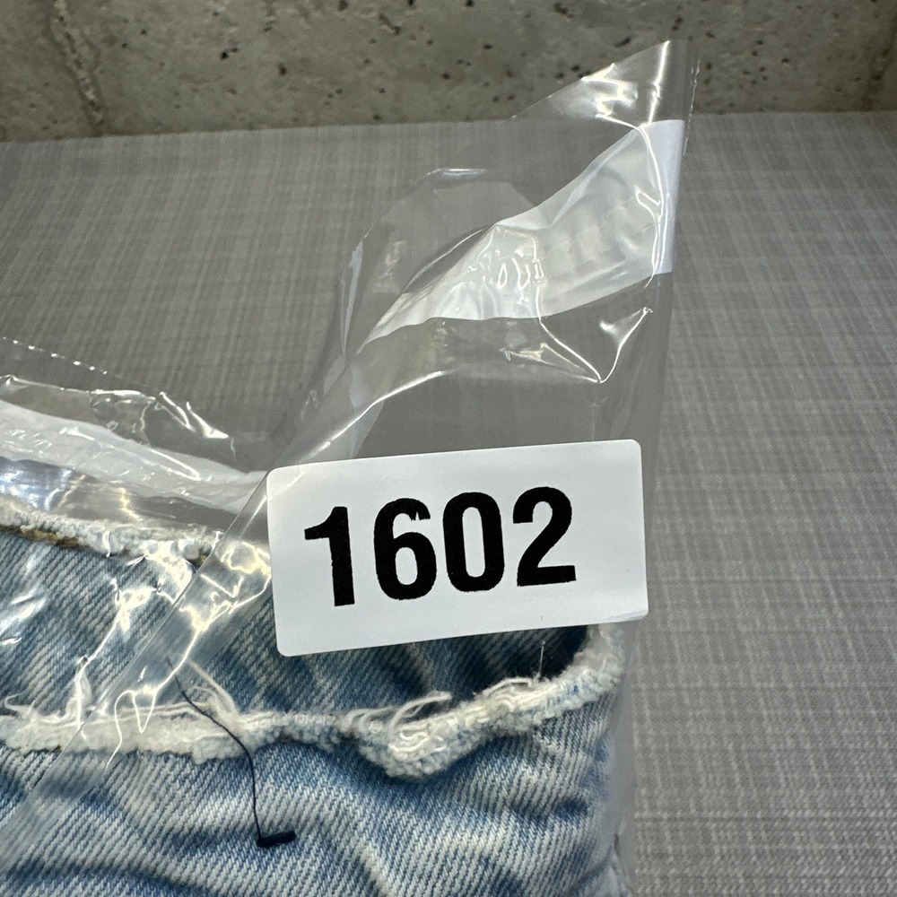 Abercrombie Fitch Curve Love 90s Straight Ultra High Rise Jeans 27 / 4 Distress - Picture 10 of 10